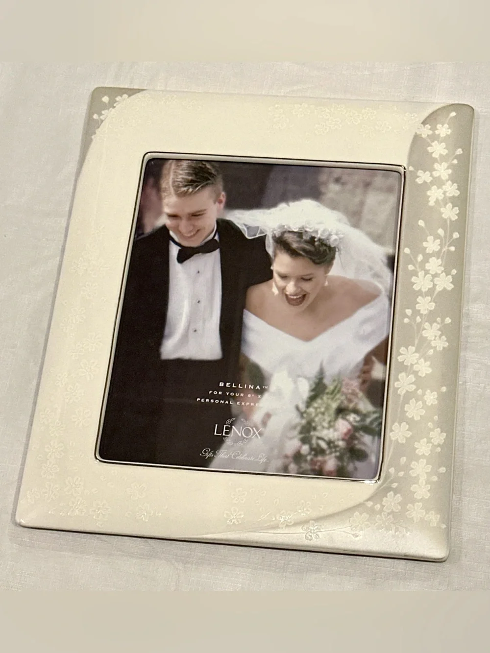 NEW LENOX PORCELAIN WEDDING PHOTO FRAME GIFT FITS 8 X 10 PICTURE 11.25 X 13.75